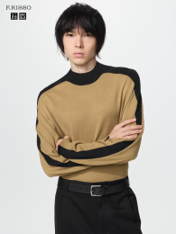 UNIQLO Свитер с воротником-стойкой и 3D-эффектом.  фото