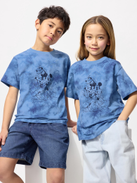 UNIQLO Дисней в синей футболке  фото