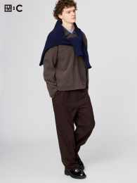 UNIQLO Легкие широкие брюки с заужением к низу.  фото