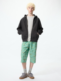 UNIQLO ステテコ (suteteko) - это традиционная японская нижняя одежда, похожая на легкие брюки или шорты, которые обычно носят под кимоно или другой одеждой для дополнительного комфорта. Обычно они сделаны из легких, дышащих материалов и используются как в повседневн  фото