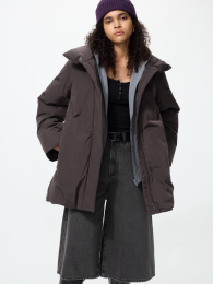 UNIQLO Нестеганое короткое пальто с наполнителем из пуха.  фото